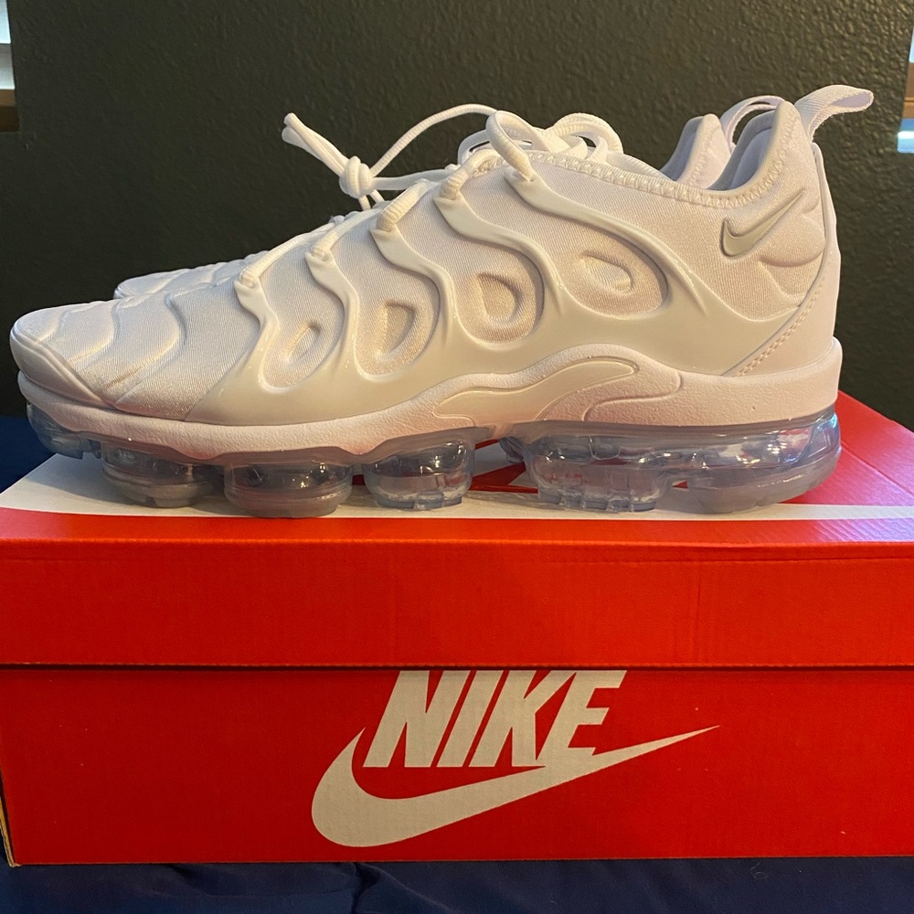 Nike Air Vapormax Plus “White Platinum” Sneaker